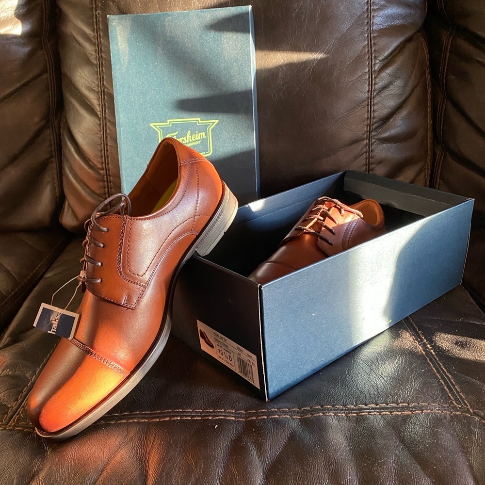 Men’s Florsheim dress shoes.  10.5D.  New in box.  Cognac
